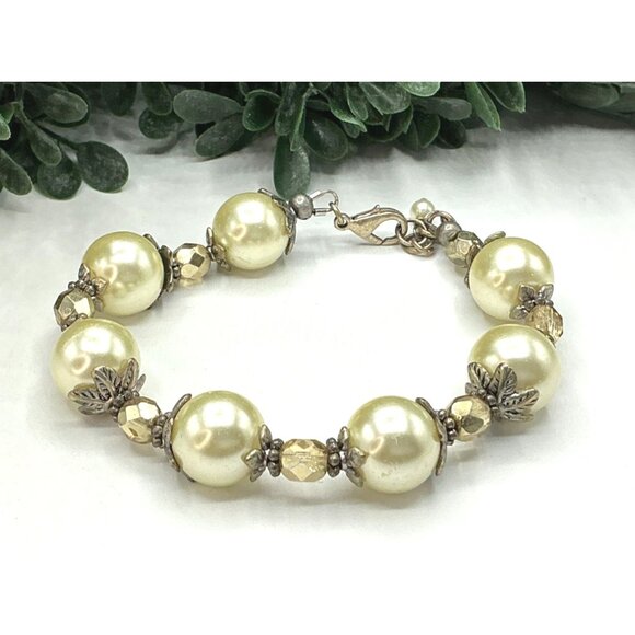 Vintage-Style Faux Pearl and Crystal Bracelet With Silver-Tone Floral Accents - Picture 1 of 6